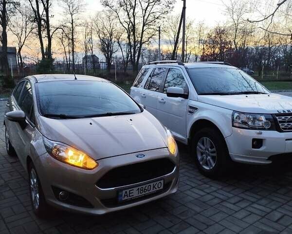 Бежевий Форд Фієста, об'ємом двигуна 1 л та пробігом 74 тис. км за 10399 $, фото 7 на Automoto.ua