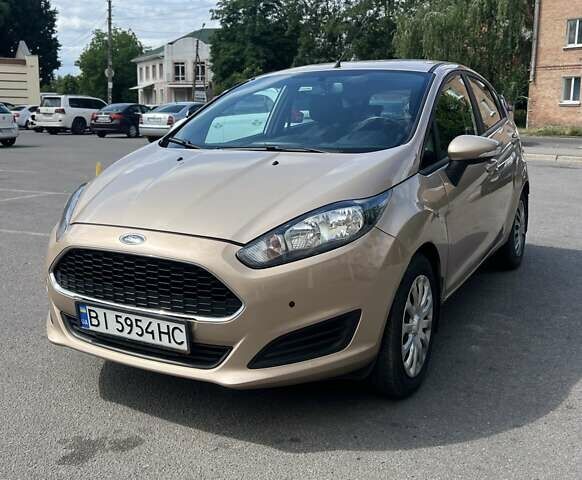 Форд Фиеста 2016 в Полтаве на Automoto.ua Бежевый Форд Фиеста, объемом двигателя 1 л и пробегом 96 тыс. км за 9800 $, фото 1 на Automoto.ua