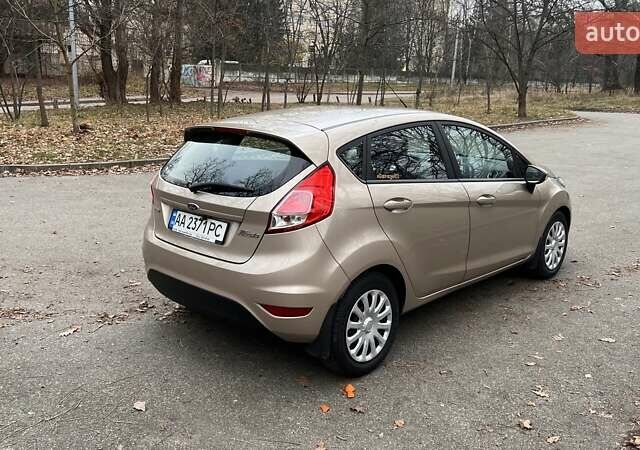 Бежевий Форд Фієста, об'ємом двигуна 1 л та пробігом 65 тис. км за 10000 $, фото 5 на Automoto.ua