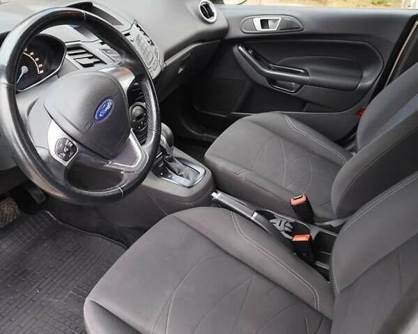 Бежевий Форд Фієста, об'ємом двигуна 1 л та пробігом 74 тис. км за 10399 $, фото 3 на Automoto.ua