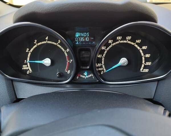 Бежевий Форд Фієста, об'ємом двигуна 1 л та пробігом 74 тис. км за 10399 $, фото 4 на Automoto.ua