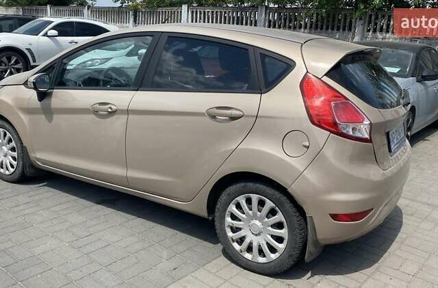 Бежевый Форд Фиеста, объемом двигателя 1.39 л и пробегом 103 тыс. км за 6499 $, фото 3 на Automoto.ua