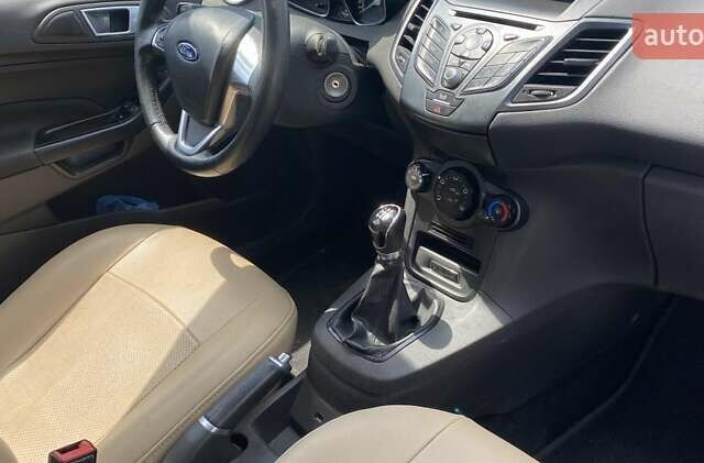 Бежевый Форд Фиеста, объемом двигателя 1.39 л и пробегом 103 тыс. км за 6499 $, фото 4 на Automoto.ua