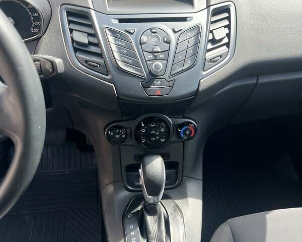 Форд Фиеста 2016 в Полтаве на Automoto.ua Бежевый Форд Фиеста, объемом двигателя 1 л и пробегом 96 тыс. км за 9800 $, фото 5 на Automoto.ua