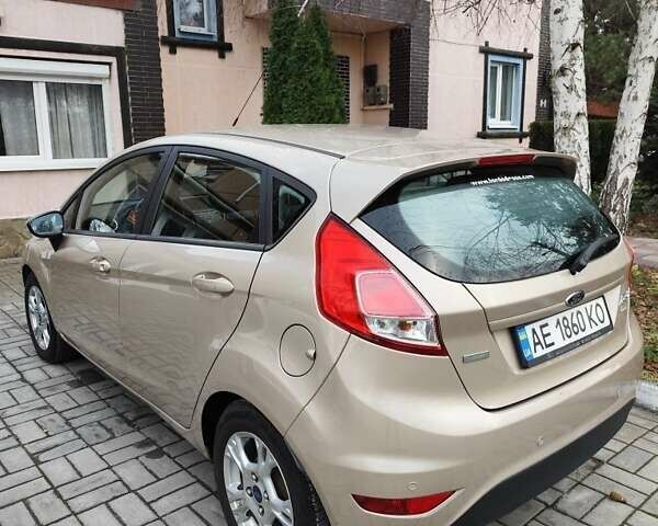 Бежевий Форд Фієста, об'ємом двигуна 1 л та пробігом 74 тис. км за 10399 $, фото 1 на Automoto.ua