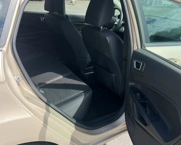 Форд Фиеста 2016 в Полтаве на Automoto.ua Бежевый Форд Фиеста, объемом двигателя 1 л и пробегом 96 тыс. км за 9800 $, фото 10 на Automoto.ua