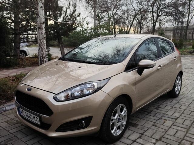 Бежевый Форд Фиеста, объемом двигателя 1 л и пробегом 74 тыс. км за 10399 $, фото 1 на Automoto.ua