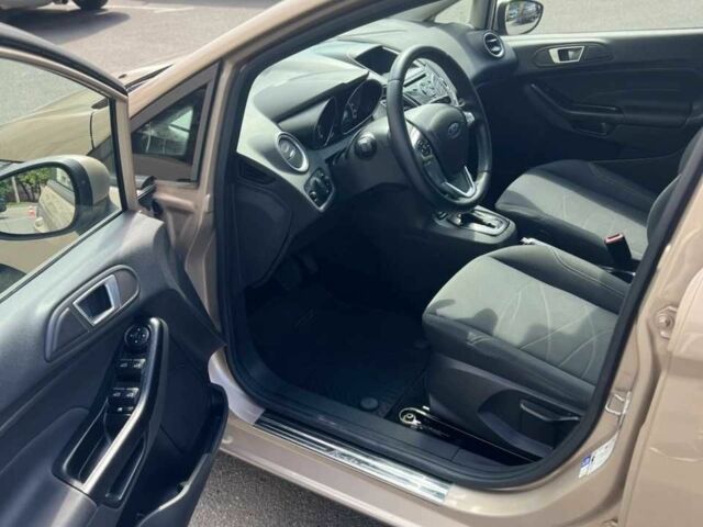 Бежевый Форд Фиеста, объемом двигателя 1 л и пробегом 97 тыс. км за 8700 $, фото 4 на Automoto.ua