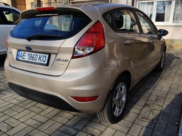Бежевый Форд Фиеста, объемом двигателя 1 л и пробегом 74 тыс. км за 10399 $, фото 3 на Automoto.ua