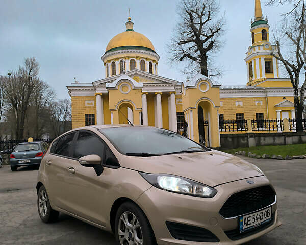 Бежевий Форд Фієста, об'ємом двигуна 1 л та пробігом 105 тис. км за 7700 $, фото 1 на Automoto.ua