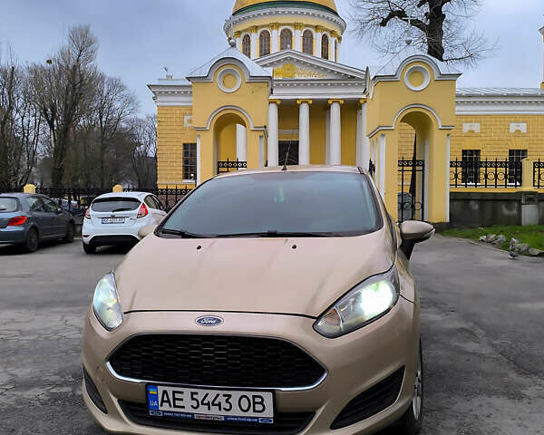 Бежевий Форд Фієста, об'ємом двигуна 1 л та пробігом 105 тис. км за 7700 $, фото 3 на Automoto.ua