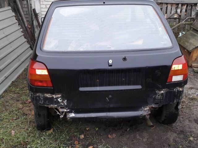 Черный Форд Фиеста, объемом двигателя 0 л и пробегом 300 тыс. км за 348 $, фото 1 на Automoto.ua