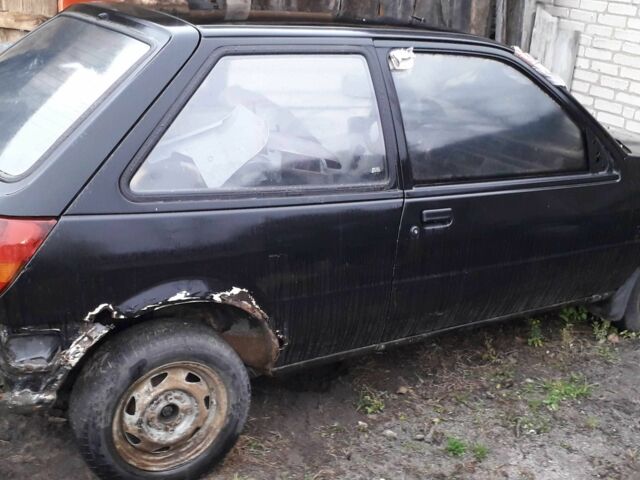 Черный Форд Фиеста, объемом двигателя 0 л и пробегом 300 тыс. км за 348 $, фото 3 на Automoto.ua