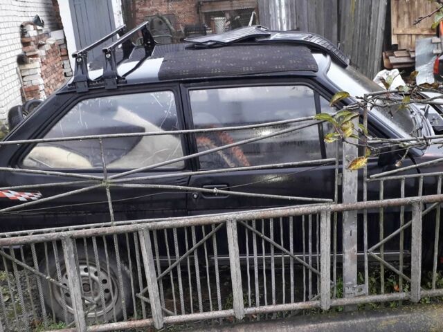 Черный Форд Фиеста, объемом двигателя 0 л и пробегом 300 тыс. км за 348 $, фото 5 на Automoto.ua