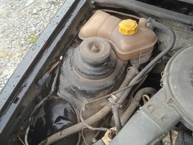 Черный Форд Фиеста, объемом двигателя 1.1 л и пробегом 250 тыс. км за 1000 $, фото 5 на Automoto.ua