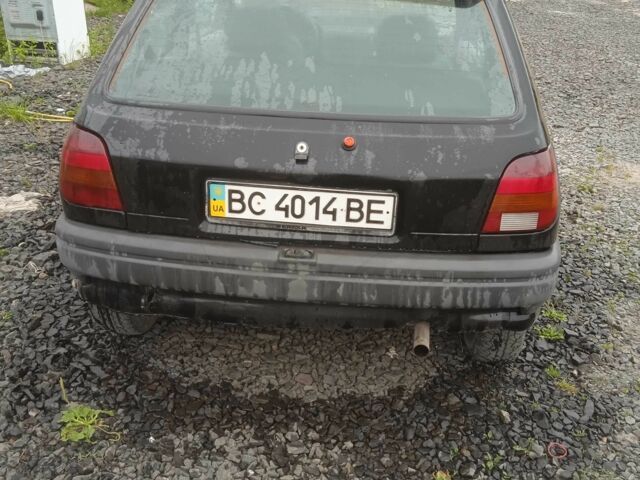 Черный Форд Фиеста, объемом двигателя 1.1 л и пробегом 250 тыс. км за 1000 $, фото 4 на Automoto.ua