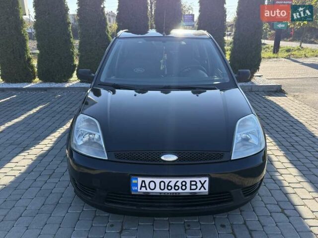 Черный Форд Фиеста, объемом двигателя 1.4 л и пробегом 155 тыс. км за 2999 $, фото 6 на Automoto.ua
