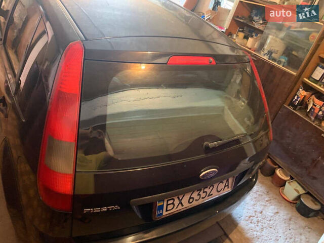 Чорний Форд Фієста, об'ємом двигуна 1.3 л та пробігом 175 тис. км за 3200 $, фото 2 на Automoto.ua