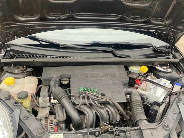 Черный Форд Фиеста, объемом двигателя 1.4 л и пробегом 160 тыс. км за 3600 $, фото 9 на Automoto.ua