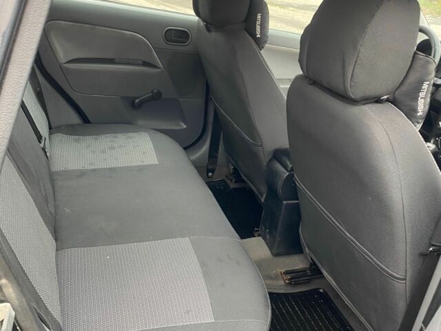 Черный Форд Фиеста, объемом двигателя 1.4 л и пробегом 160 тыс. км за 3600 $, фото 8 на Automoto.ua