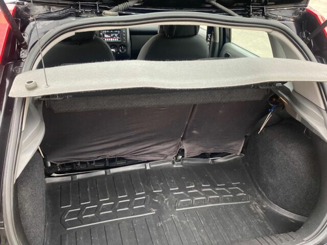 Черный Форд Фиеста, объемом двигателя 1.4 л и пробегом 160 тыс. км за 3600 $, фото 10 на Automoto.ua