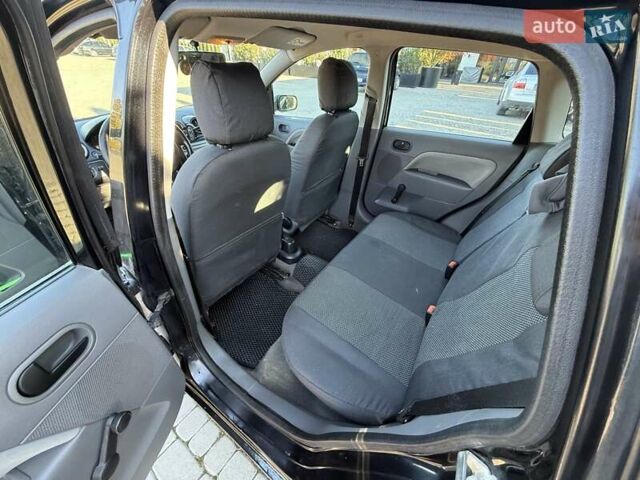 Черный Форд Фиеста, объемом двигателя 1.4 л и пробегом 155 тыс. км за 2999 $, фото 20 на Automoto.ua