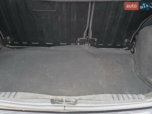 Черный Форд Фиеста, объемом двигателя 1.3 л и пробегом 164 тыс. км за 3900 $, фото 9 на Automoto.ua