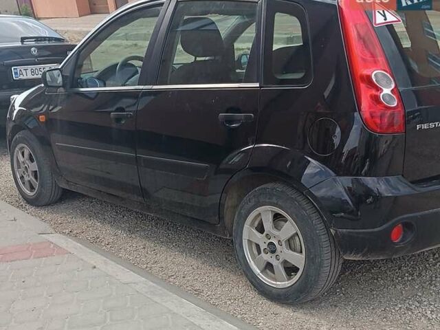 Черный Форд Фиеста, объемом двигателя 1.3 л и пробегом 140 тыс. км за 3900 $, фото 2 на Automoto.ua