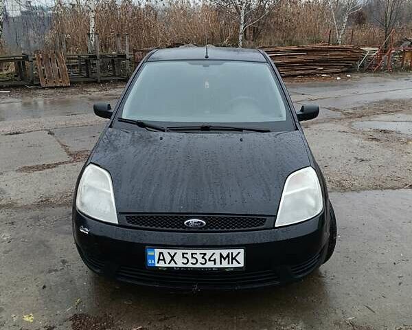 Черный Форд Фиеста, объемом двигателя 1.3 л и пробегом 164 тыс. км за 3900 $, фото 1 на Automoto.ua
