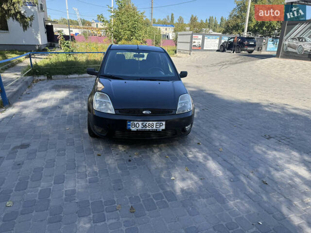 Чорний Форд Фієста, об'ємом двигуна 1.3 л та пробігом 242 тис. км за 3250 $, фото 6 на Automoto.ua