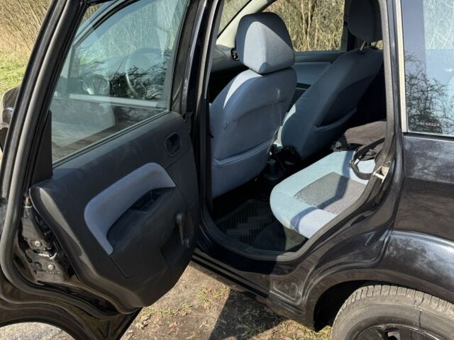 Чорний Форд Фієста, об'ємом двигуна 0 л та пробігом 222 тис. км за 2650 $, фото 6 на Automoto.ua