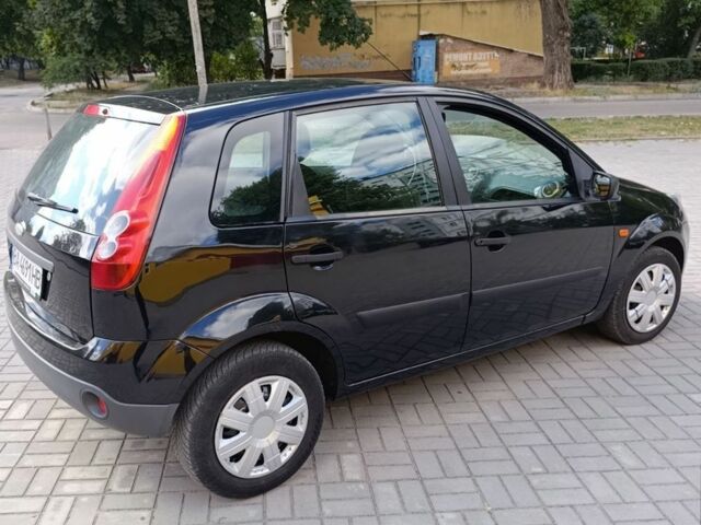 Чорний Форд Фієста, об'ємом двигуна 1.4 л та пробігом 260 тис. км за 3950 $, фото 3 на Automoto.ua