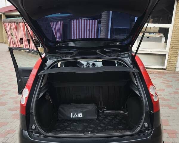 Форд Фиеста 2006 в Днепре (Днепропетровске) на Automoto.ua Черный Форд Фиеста, объемом двигателя 1.3 л и пробегом 150 тыс. км за 4500 $, фото 3 на Automoto.ua