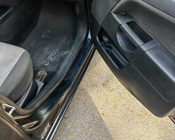 Чорний Форд Фієста, об'ємом двигуна 1.39 л та пробігом 187 тис. км за 4100 $, фото 11 на Automoto.ua