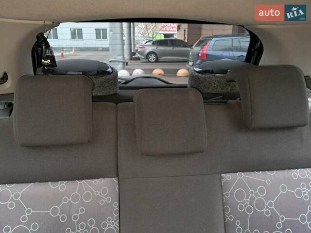 Черный Форд Фиеста, объемом двигателя 1.4 л и пробегом 241 тыс. км за 3800 $, фото 16 на Automoto.ua