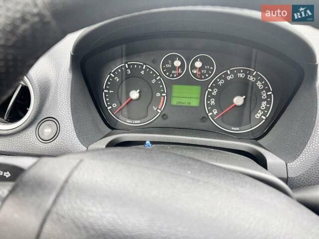 Черный Форд Фиеста, объемом двигателя 1.39 л и пробегом 210 тыс. км за 3750 $, фото 4 на Automoto.ua