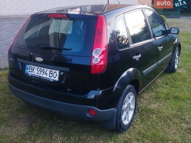 Форд Фиеста 2006 в Ровно на Automoto.ua Черный Форд Фиеста, объемом двигателя 1.3 л и пробегом 160 тыс. км за 3200 $, фото 1 на Automoto.ua
