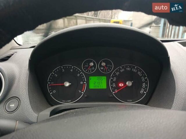 Черный Форд Фиеста, объемом двигателя 0 л и пробегом 184 тыс. км за 3590 $, фото 12 на Automoto.ua