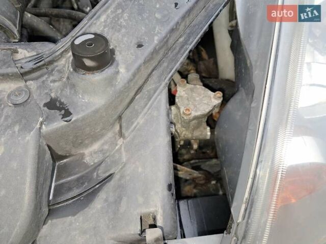 Черный Форд Фиеста, объемом двигателя 1.4 л и пробегом 241 тыс. км за 3800 $, фото 15 на Automoto.ua