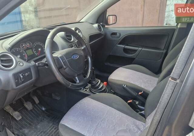 Чорний Форд Фієста, об'ємом двигуна 1.24 л та пробігом 230 тис. км за 3400 $, фото 4 на Automoto.ua