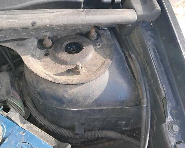 Черный Форд Фиеста, объемом двигателя 1.24 л и пробегом 309 тыс. км за 3400 $, фото 27 на Automoto.ua