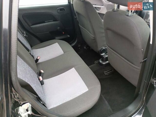 Черный Форд Фиеста, объемом двигателя 1.3 л и пробегом 217 тыс. км за 4150 $, фото 26 на Automoto.ua