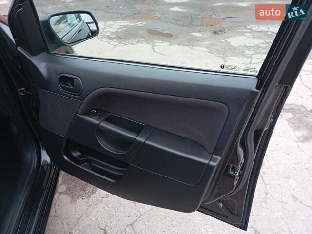 Черный Форд Фиеста, объемом двигателя 1.3 л и пробегом 217 тыс. км за 4150 $, фото 25 на Automoto.ua