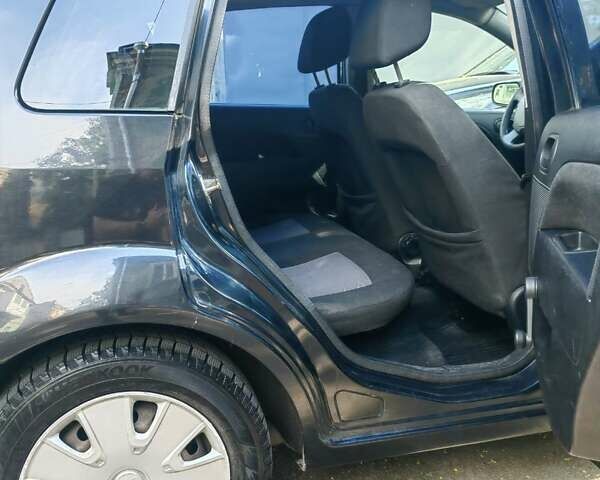 Чорний Форд Фієста, об'ємом двигуна 1.39 л та пробігом 187 тис. км за 4100 $, фото 5 на Automoto.ua