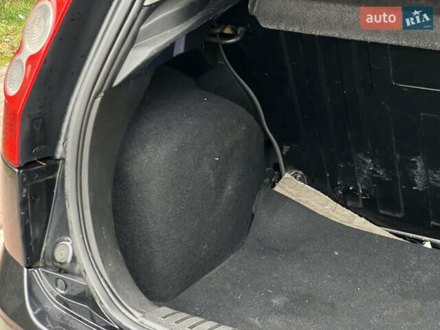 Черный Форд Фиеста, объемом двигателя 1.3 л и пробегом 251 тыс. км за 3500 $, фото 44 на Automoto.ua
