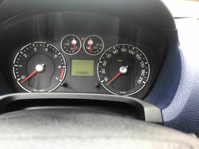 Черный Форд Фиеста, объемом двигателя 1.4 л и пробегом 234 тыс. км за 4400 $, фото 16 на Automoto.ua