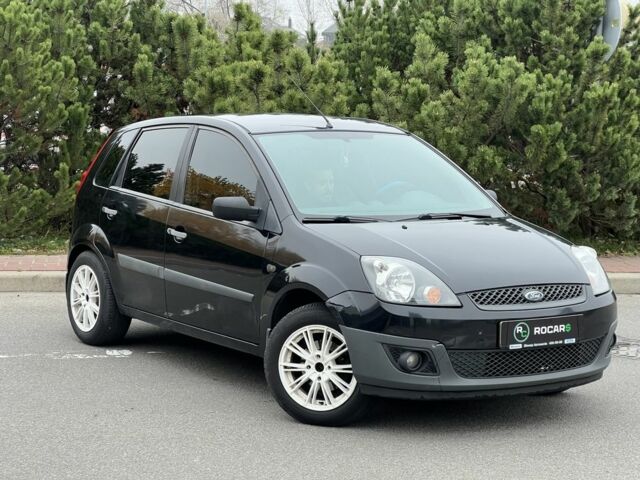 Черный Форд Фиеста, объемом двигателя 1.3 л и пробегом 251 тыс. км за 3500 $, фото 1 на Automoto.ua