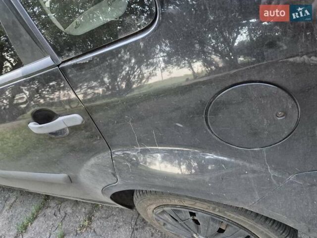 Черный Форд Фиеста, объемом двигателя 1.39 л и пробегом 231 тыс. км за 3900 $, фото 13 на Automoto.ua