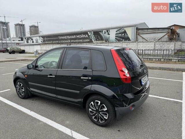 Черный Форд Фиеста, объемом двигателя 1.4 л и пробегом 145 тыс. км за 4350 $, фото 3 на Automoto.ua