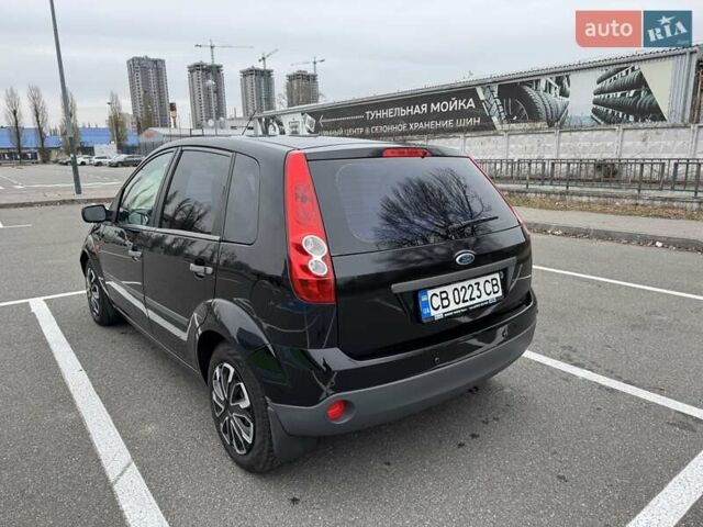 Черный Форд Фиеста, объемом двигателя 1.4 л и пробегом 145 тыс. км за 4350 $, фото 4 на Automoto.ua